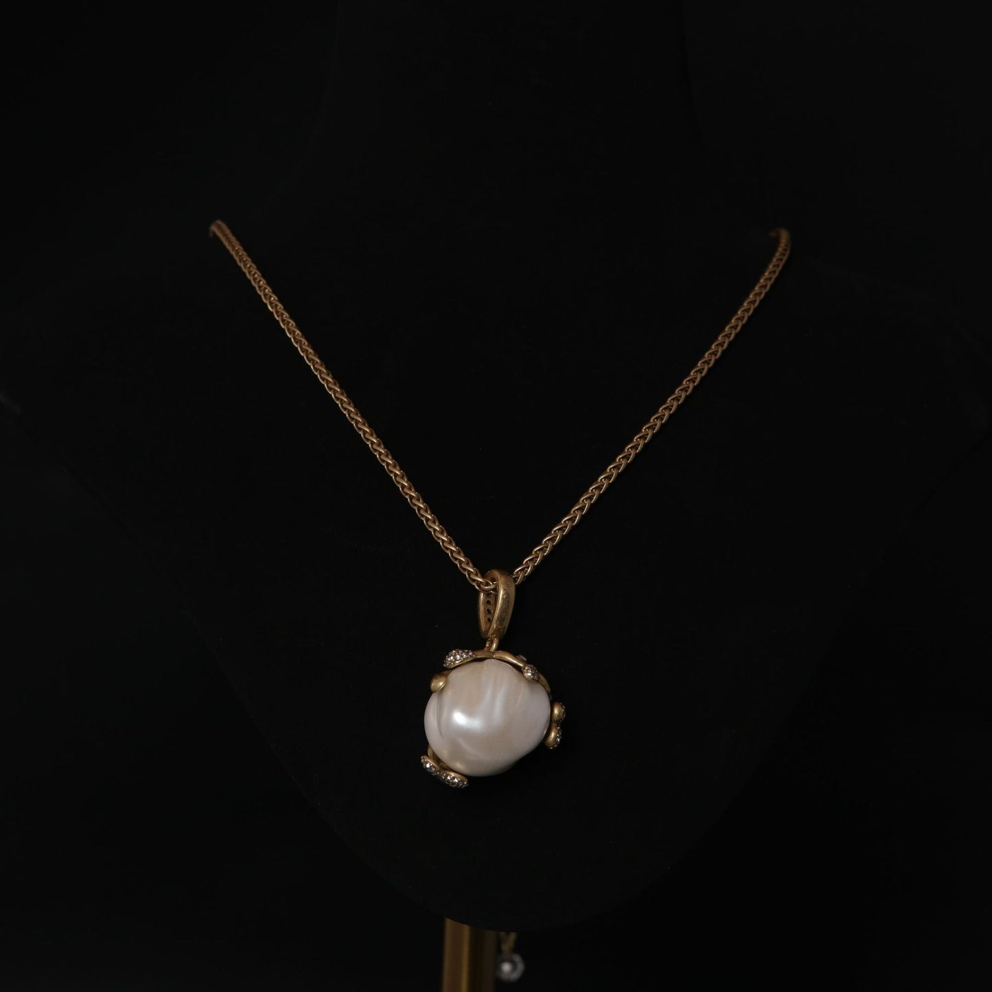 Vintage Floral Timeless Refined Necklace for Ladies