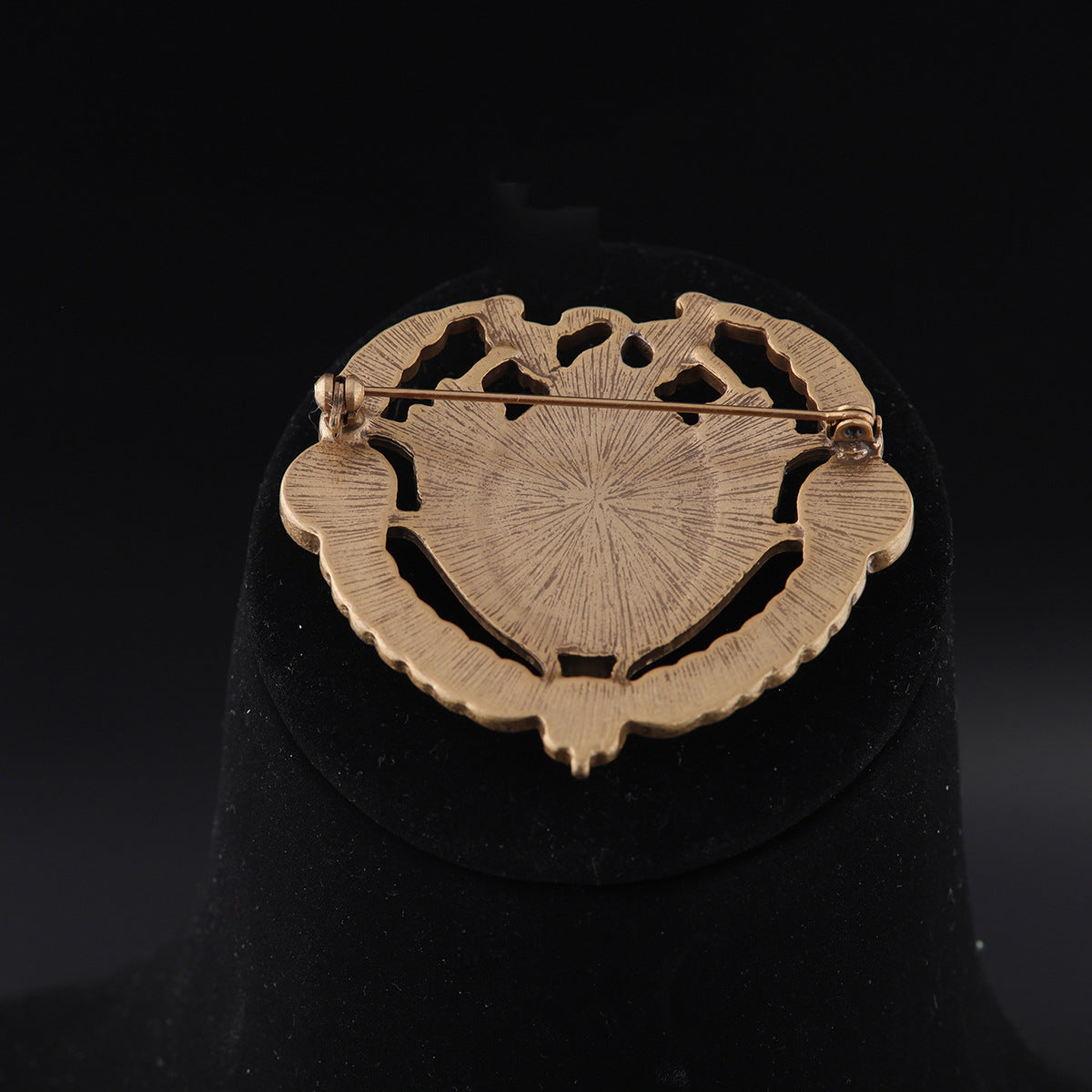 Vintage Geometric Elegant Polished Brooches for Men