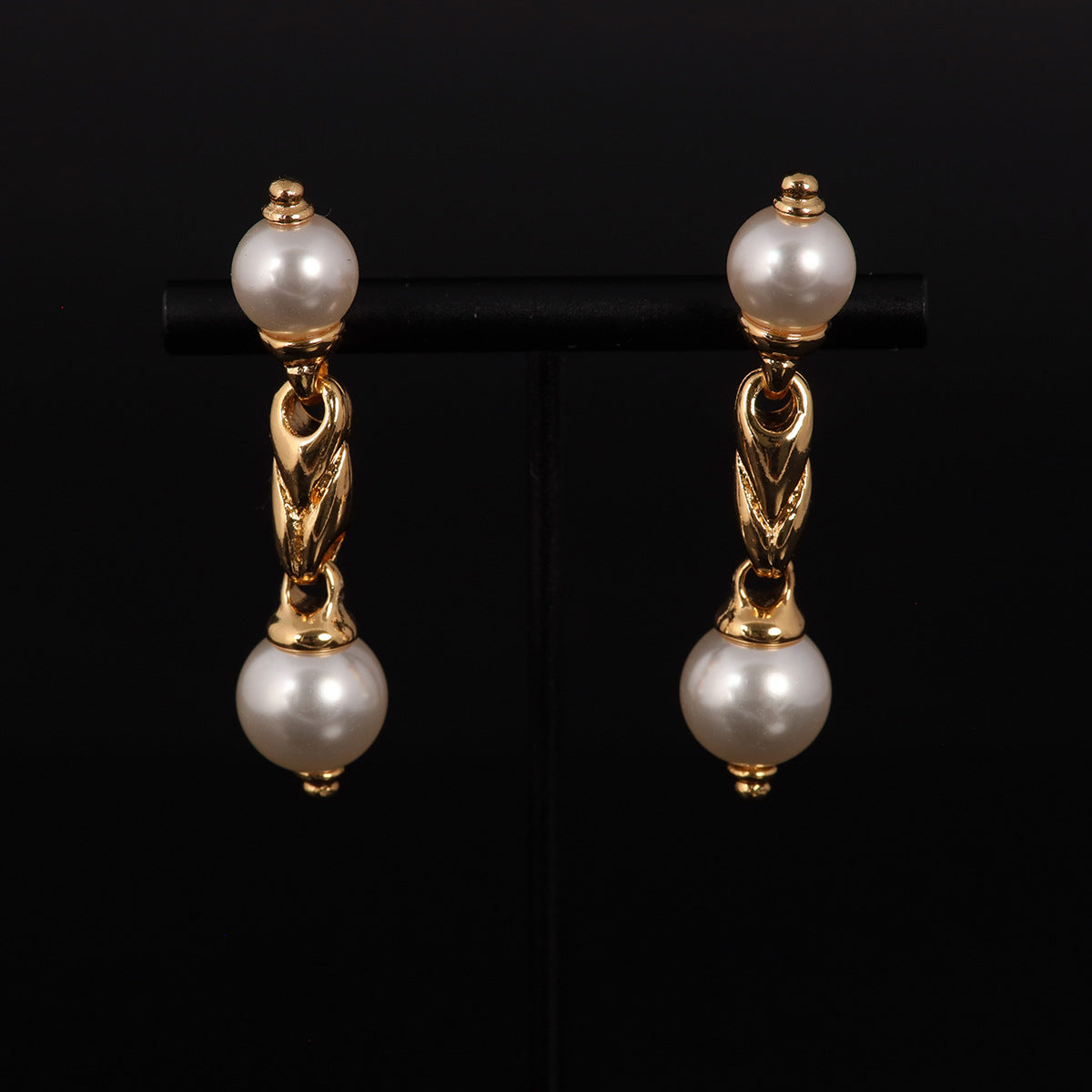 Vintage Pearl Refined Refined Earrings for Ladies