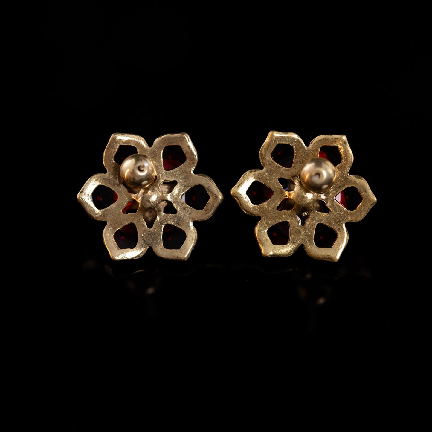 Vintage Heart Timeless Refined Earrings for Ladies