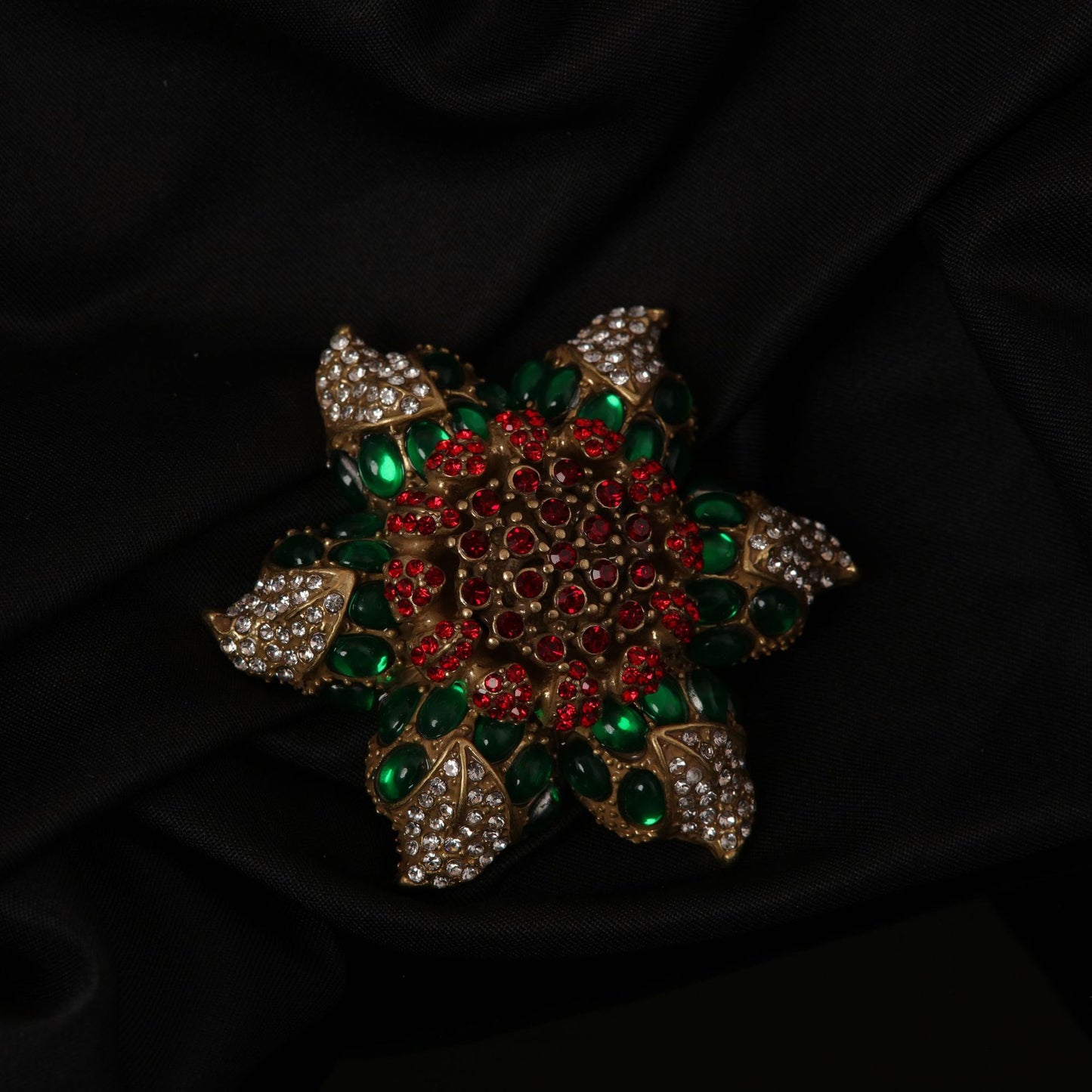 Vintage Floral Elegant Retro Brooches for Men