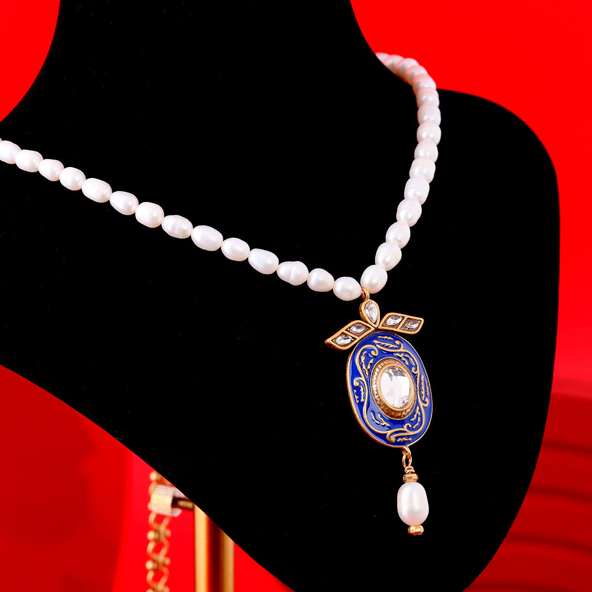 Vintage Cubic Zirconia Geometric Chic Polished Necklace Timeless Style