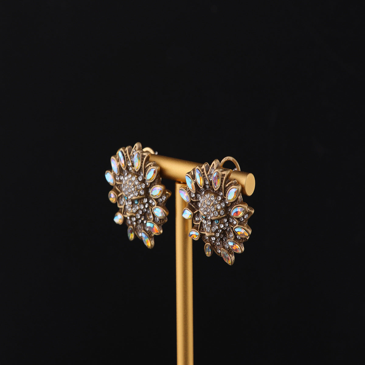 Vintage Chic Artisan Artisan Earrings for Ladies