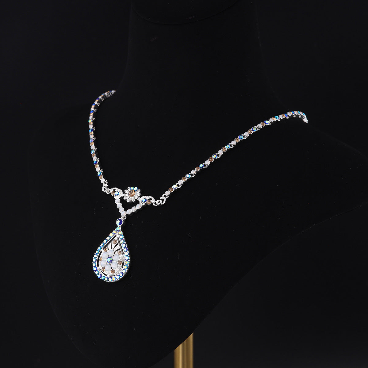 Vintage Cubic Zirconia Refined Stone Inlay Necklace Handcrafted Design