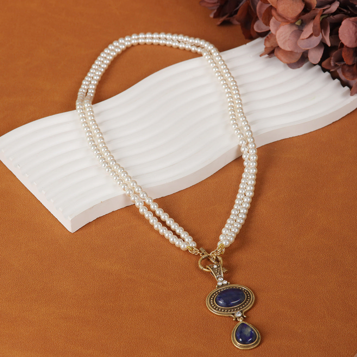 Vintage Pearl Chic Stone Inlay Necklace Handcrafted Design