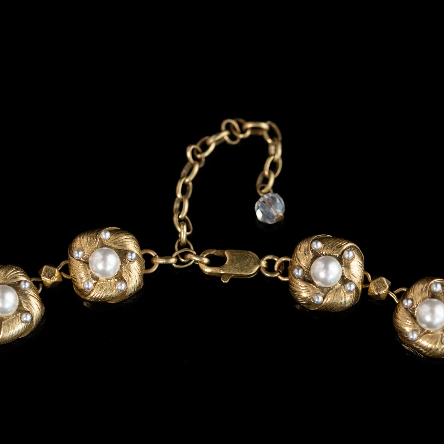 Vintage Pearl Floral Statement Stone Inlay Necklace for Ladies