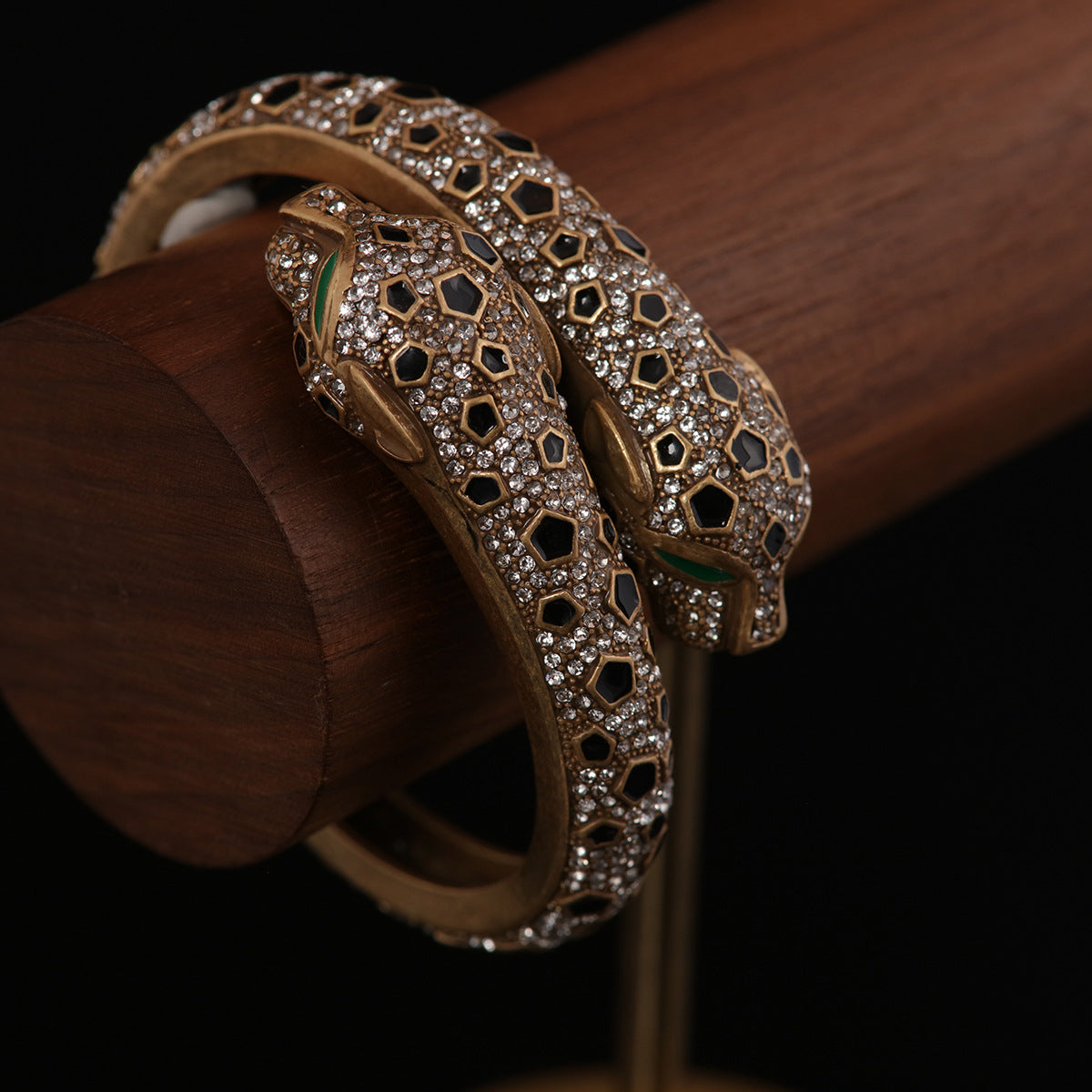 Vintage Star Chic Artisan Bracelet Timeless Style