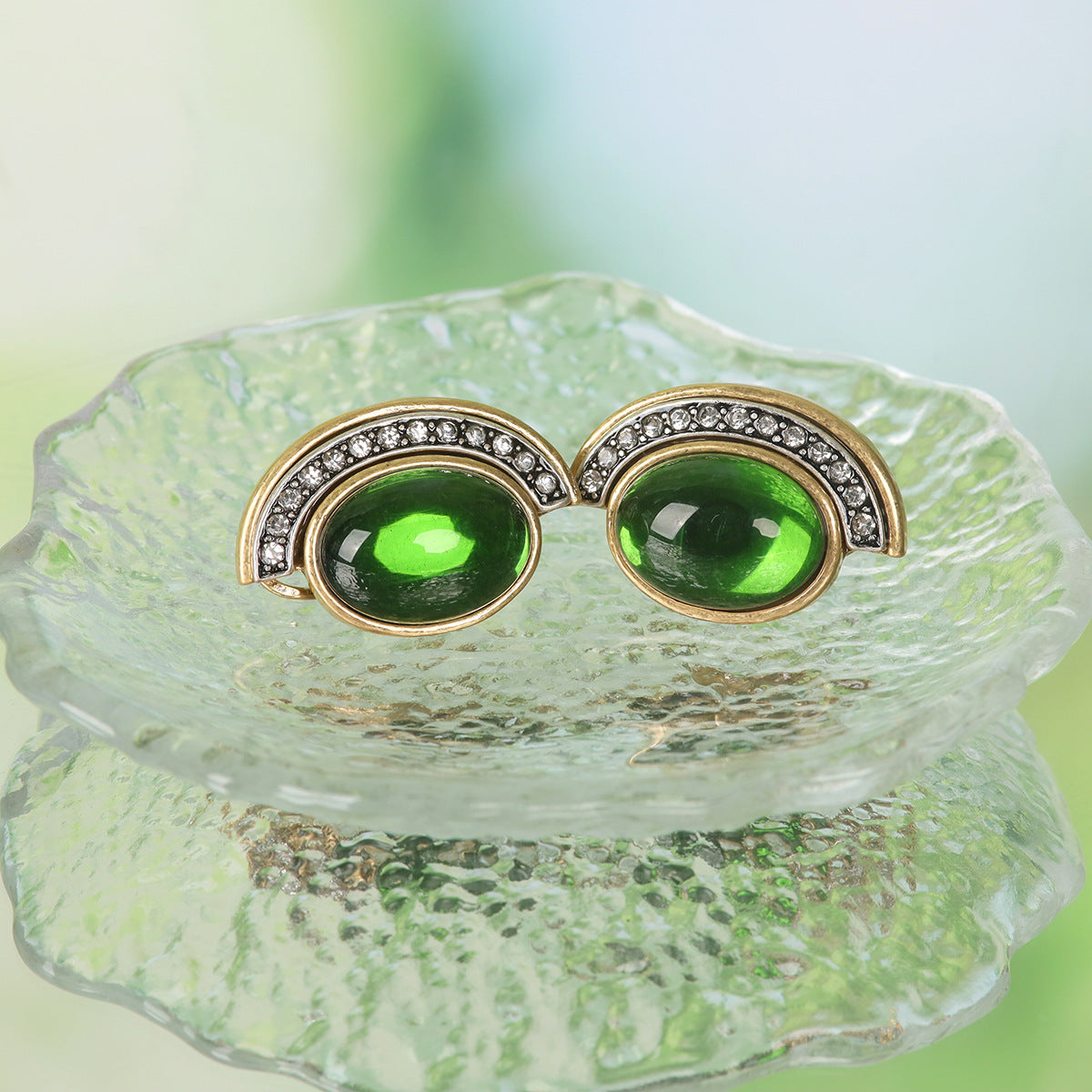 Vintage Classic Stone Inlay Earrings Timeless Style