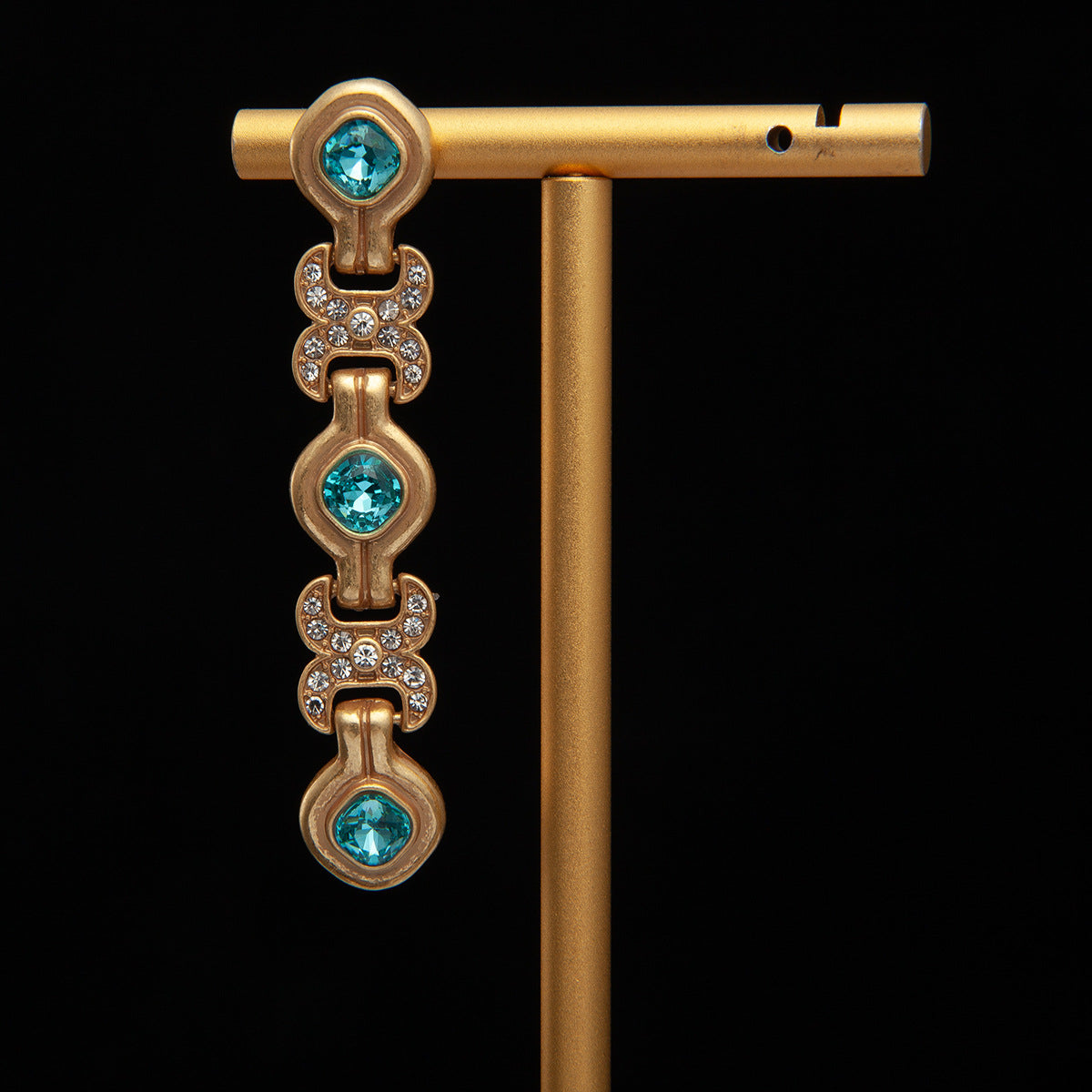 Vintage Luxury Classic Chic Earrings Timeless Style