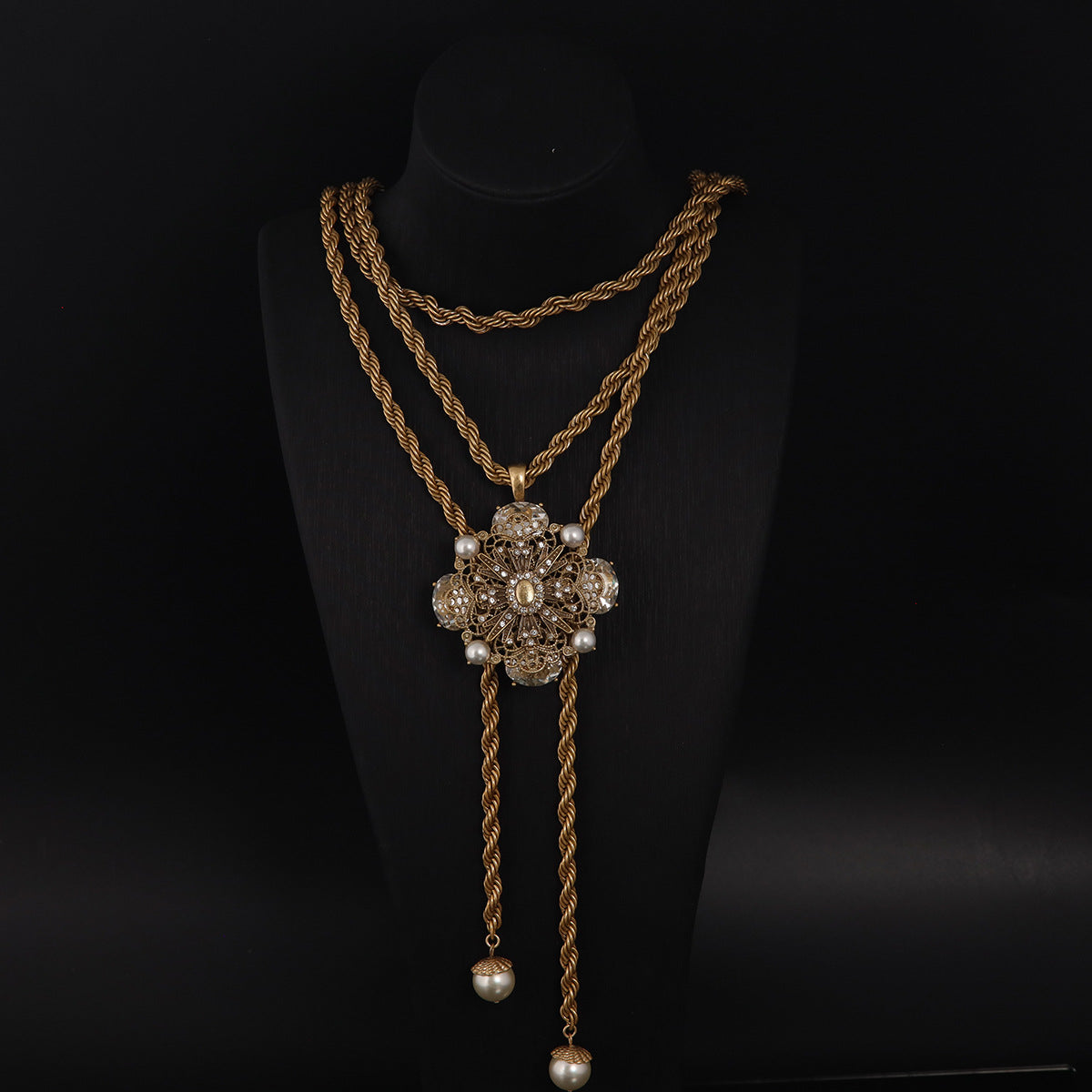 Vintage Elegant Handcrafted Refined Necklace Handcrafted Design