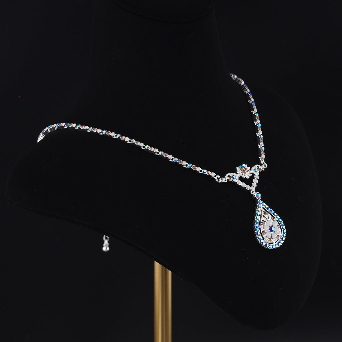 Vintage Cubic Zirconia Refined Stone Inlay Necklace Handcrafted Design