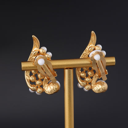 Vintage Pearl Geometric Chic Earrings Timeless Style
