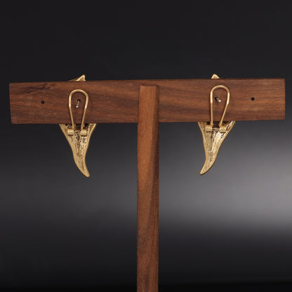 Vintage Chic Stone Inlay Earrings Timeless Style