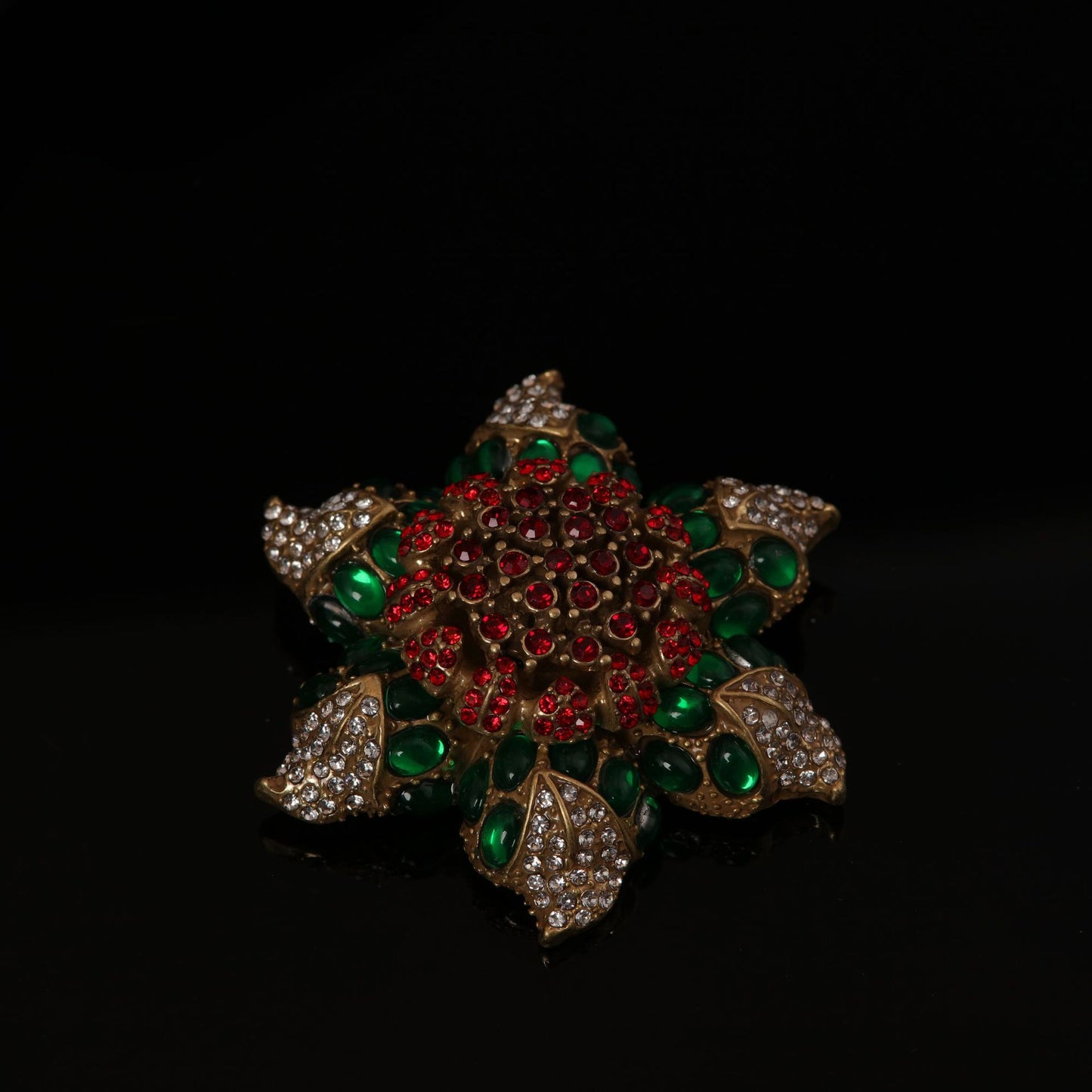 Vintage Floral Elegant Retro Brooches for Men