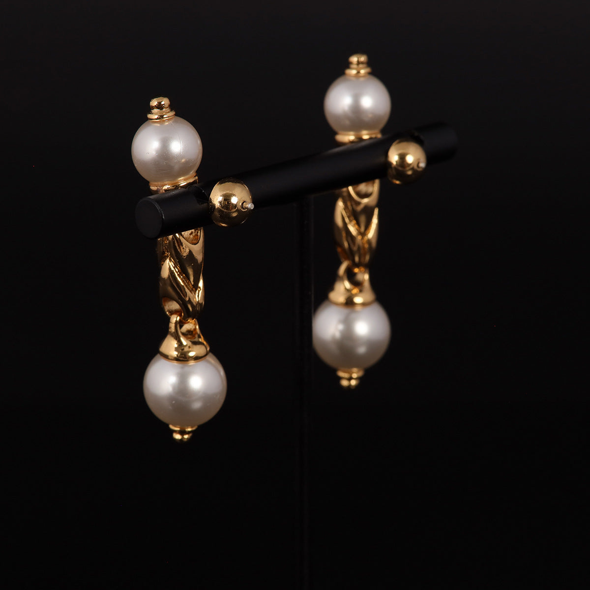 Vintage Pearl Refined Refined Earrings for Ladies