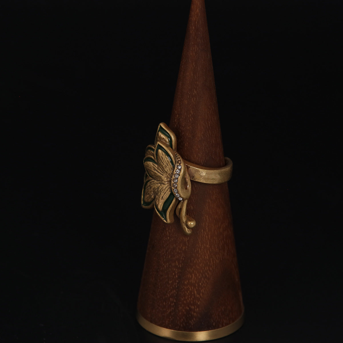 Vintage Leaf Refined Handcrafted Open Ring Handcrafted Design