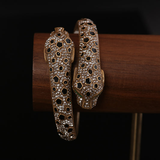 Vintage Star Chic Artisan Bracelet Timeless Style