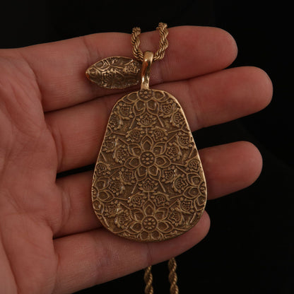 Vintage Floral Refined Classic Necklace Timeless Style