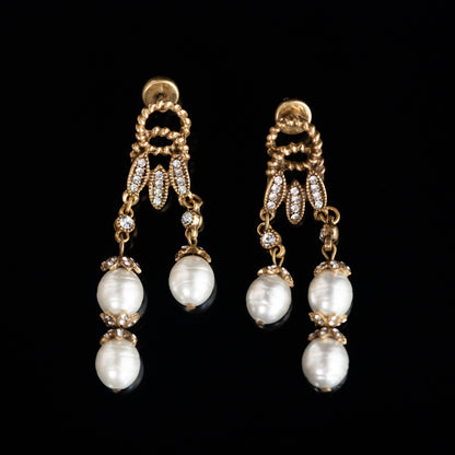 Vintage Pearl Leaf Refined Handcrafted Earrings for Ladies