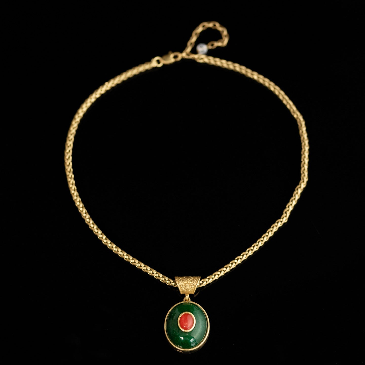 Vintage Chic Refined Classic Necklace Timeless Style