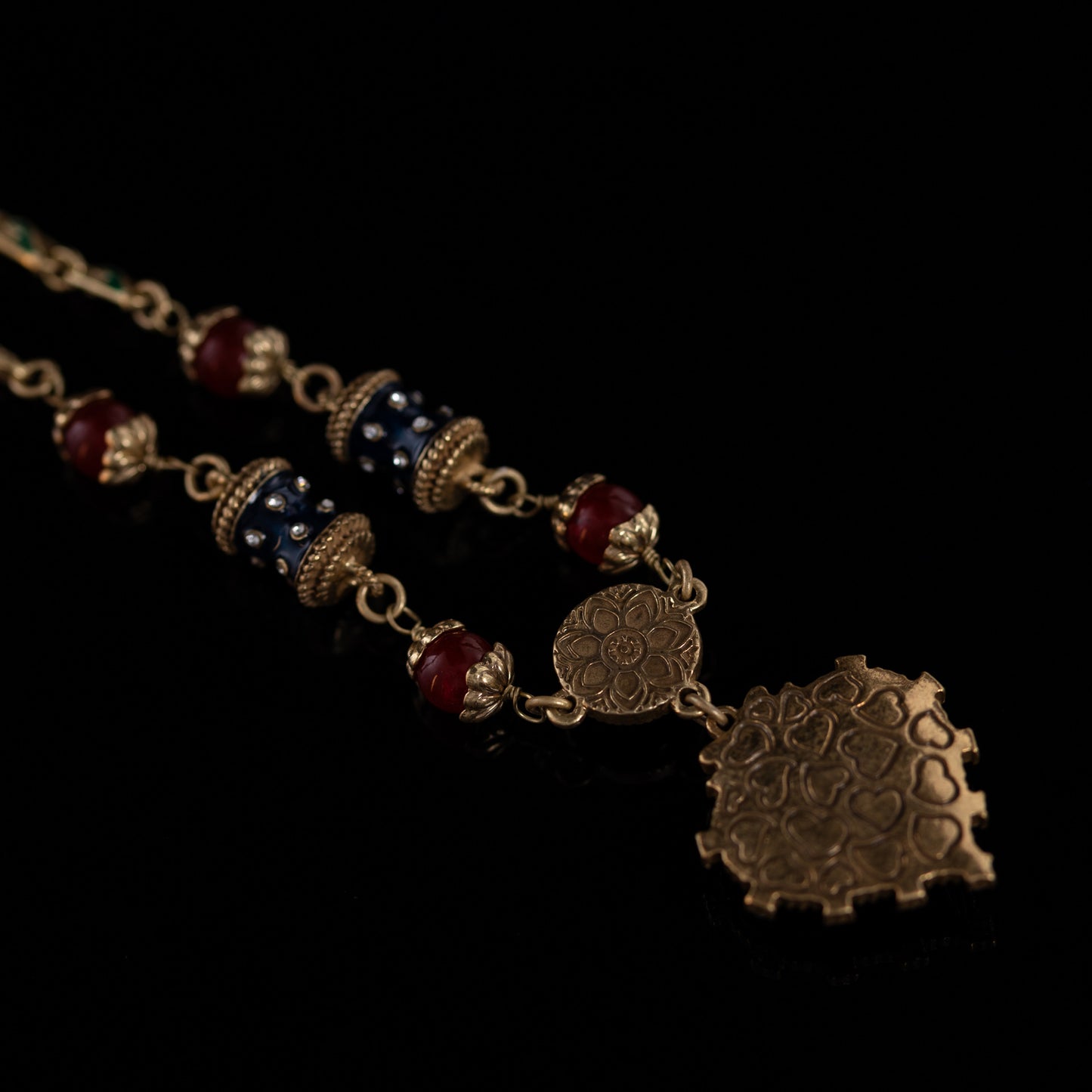 Vintage Enamel Heart Refined Necklace for Ladies
