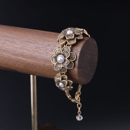 Vintage Chic Luxury Classic Bracelet Timeless Style