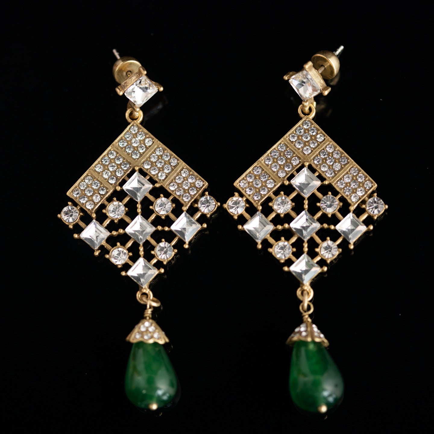 Vintage Pearl Leaf Refined Handcrafted Earrings for Ladies