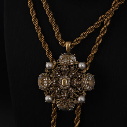 Vintage Elegant Handcrafted Refined Necklace Handcrafted Design