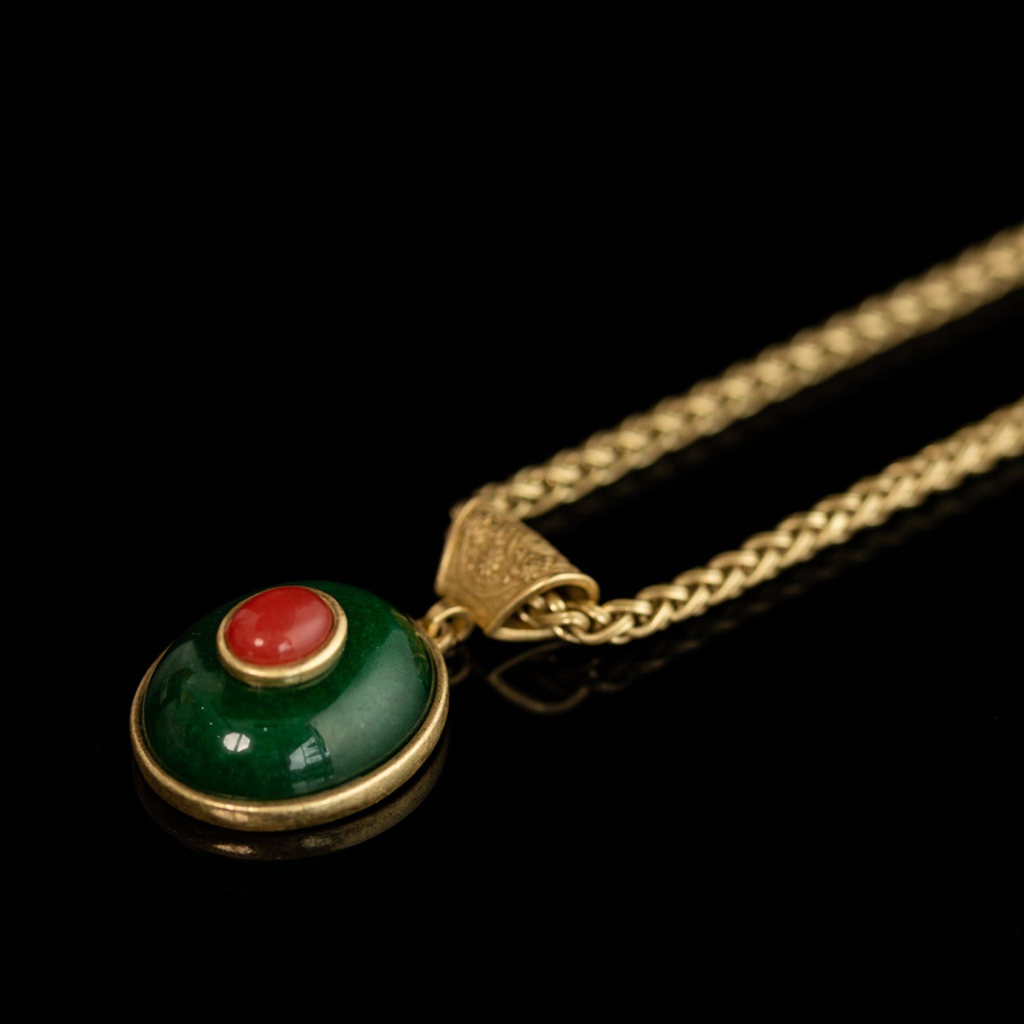 Vintage Chic Refined Classic Necklace Timeless Style