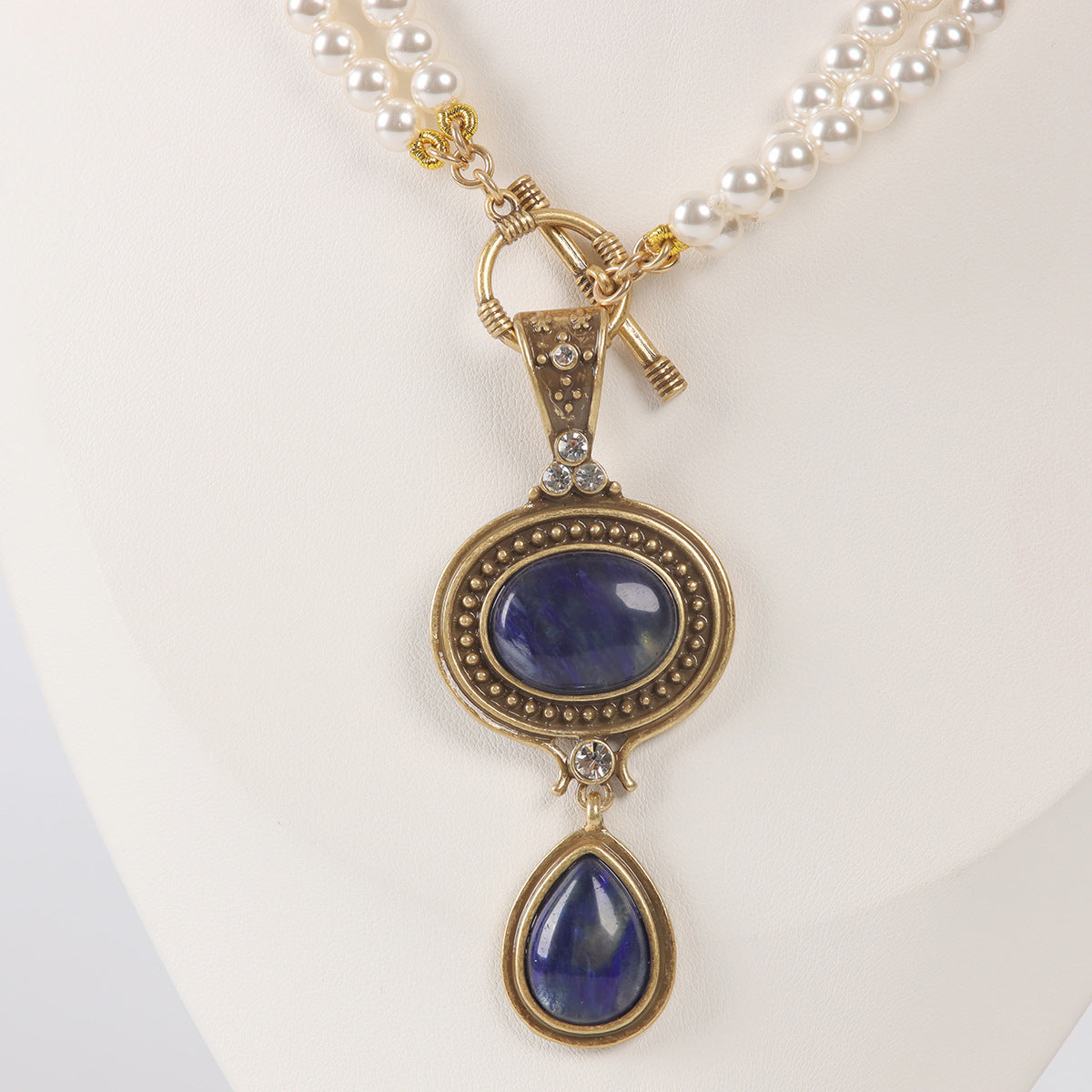 Vintage Pearl Chic Stone Inlay Necklace Handcrafted Design