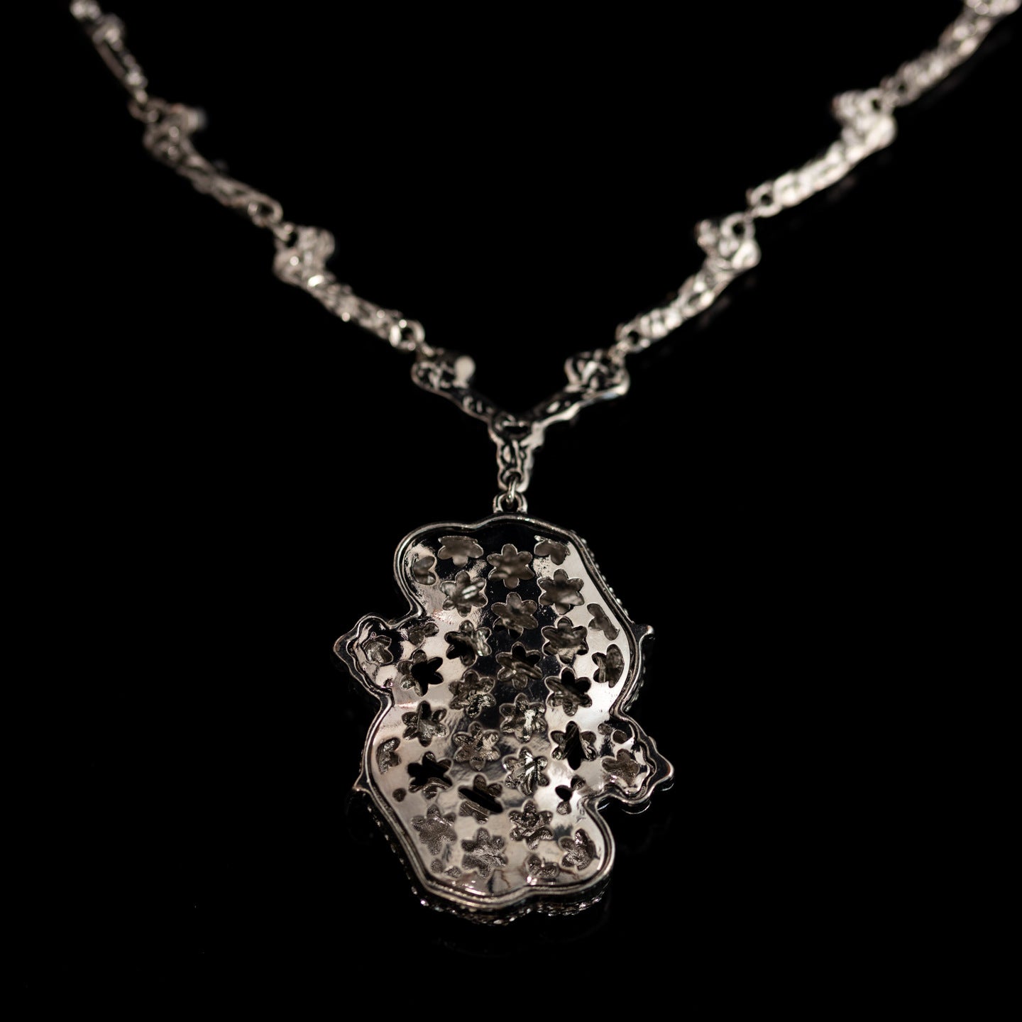 Vintage Refined Artisan Chic Necklace Handcrafted Design