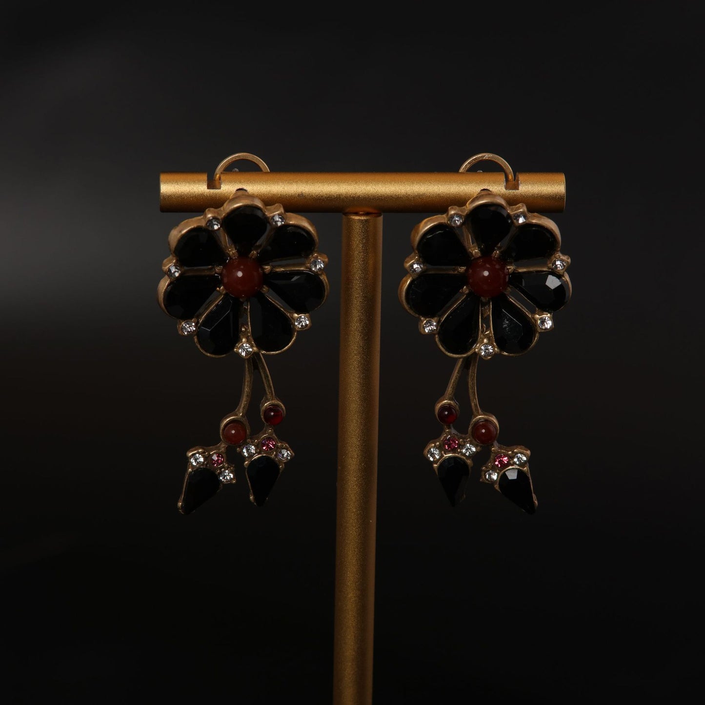 Vintage Floral Chic Handcrafted Earrings Timeless Style