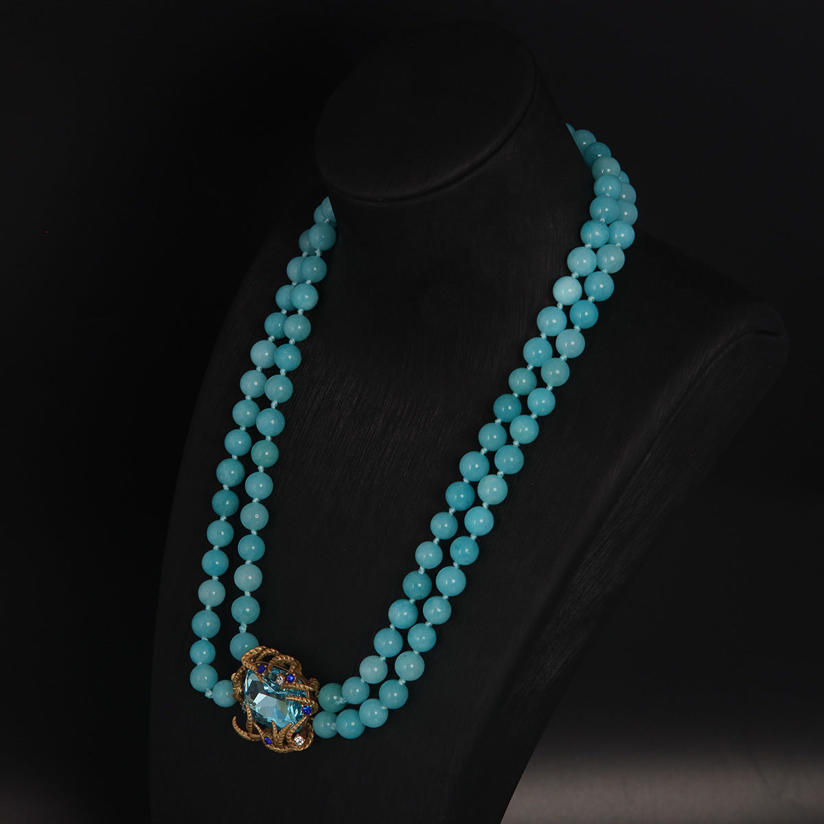Vintage Agate Refined Handcrafted Necklace Timeless Style