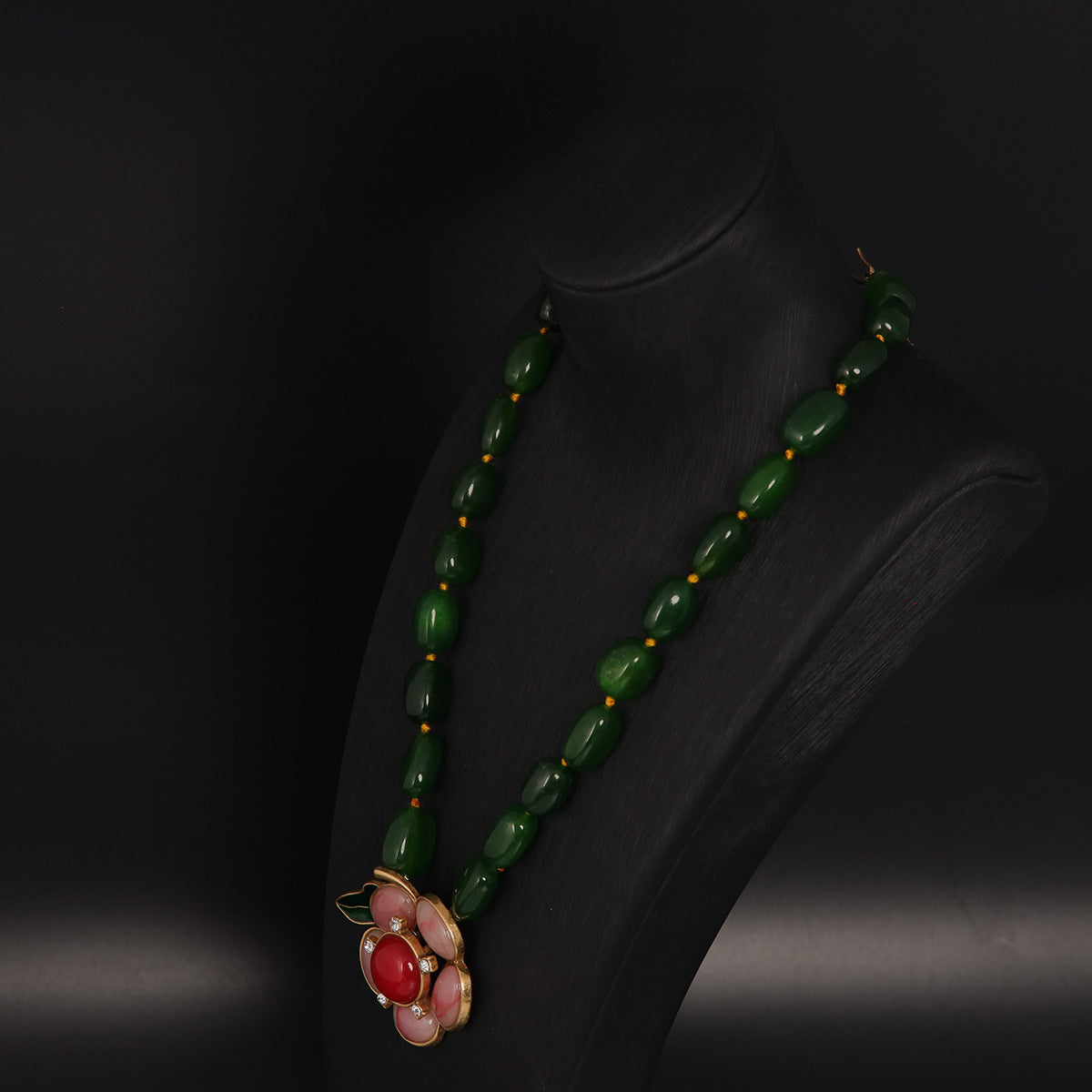 Vintage Agate Elegant Handcrafted Necklace for Women