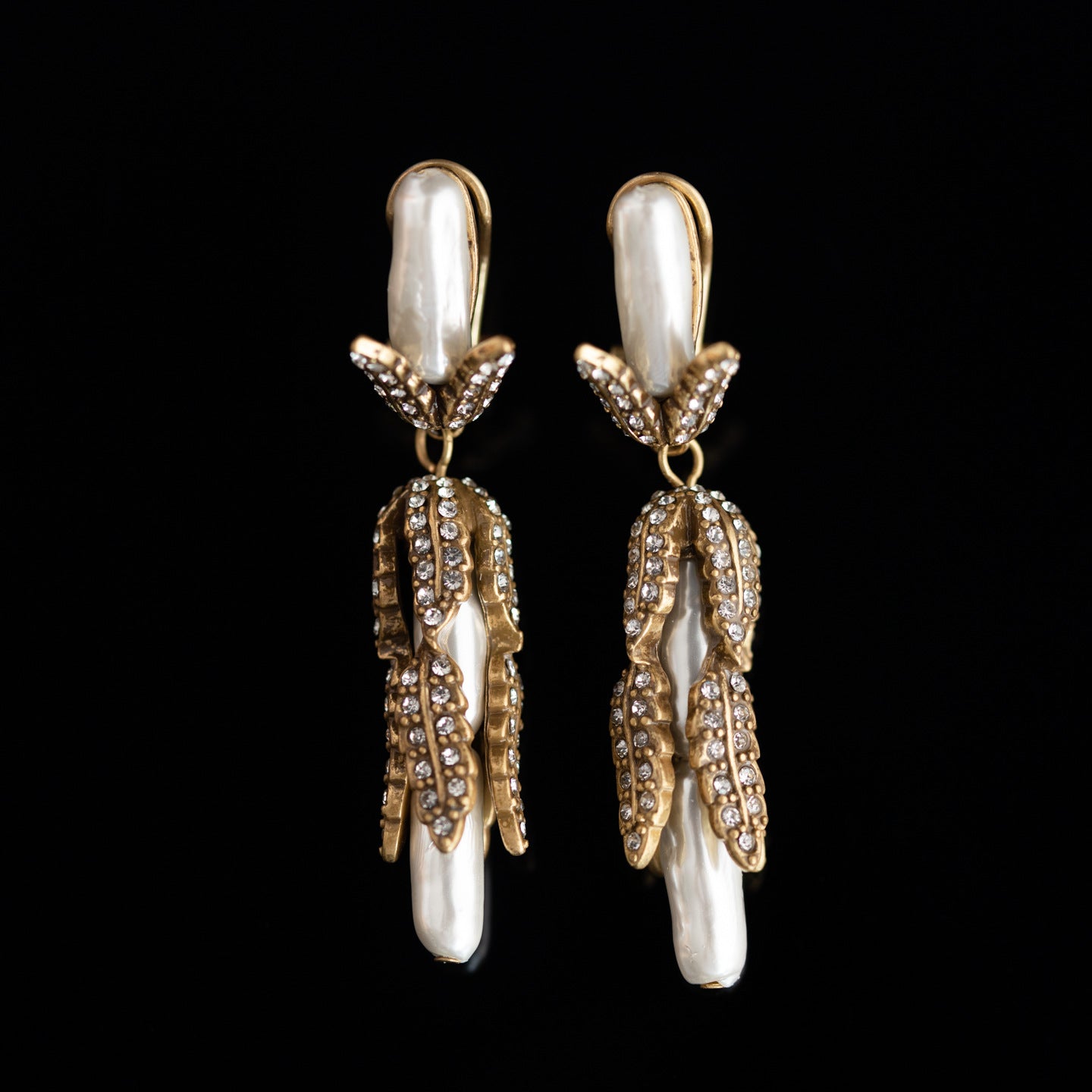 Vintage Pearl Leaf Refined Handcrafted Earrings for Ladies