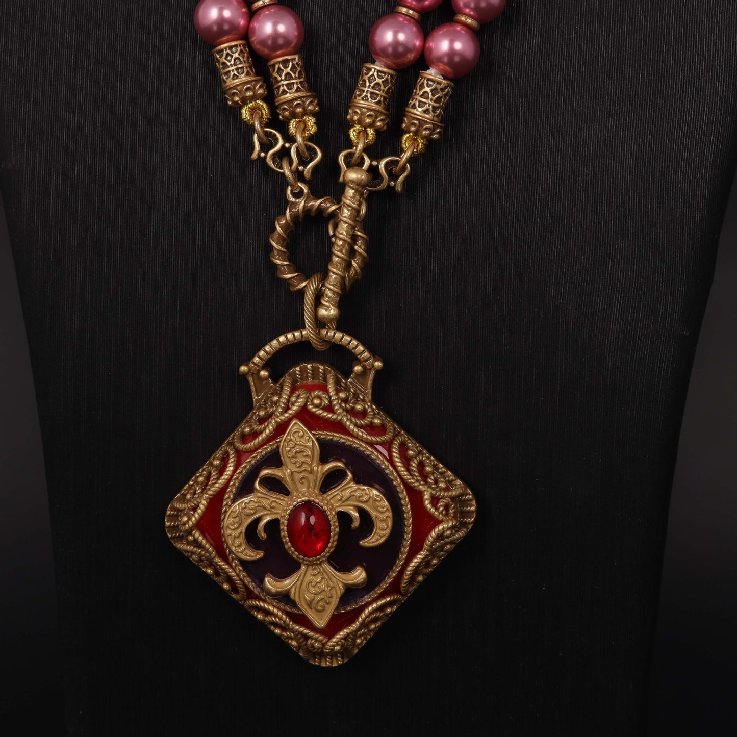 Vintage Glass Classic Polished Necklace Handcrafted Design