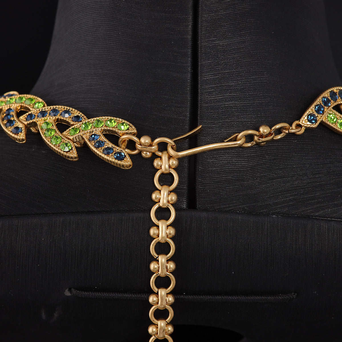 Vintage Luxury Stone Inlay Necklace Handcrafted Design
