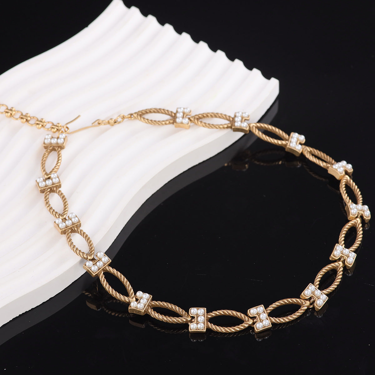 Vintage Statement Handcrafted Classic Necklace for Ladies