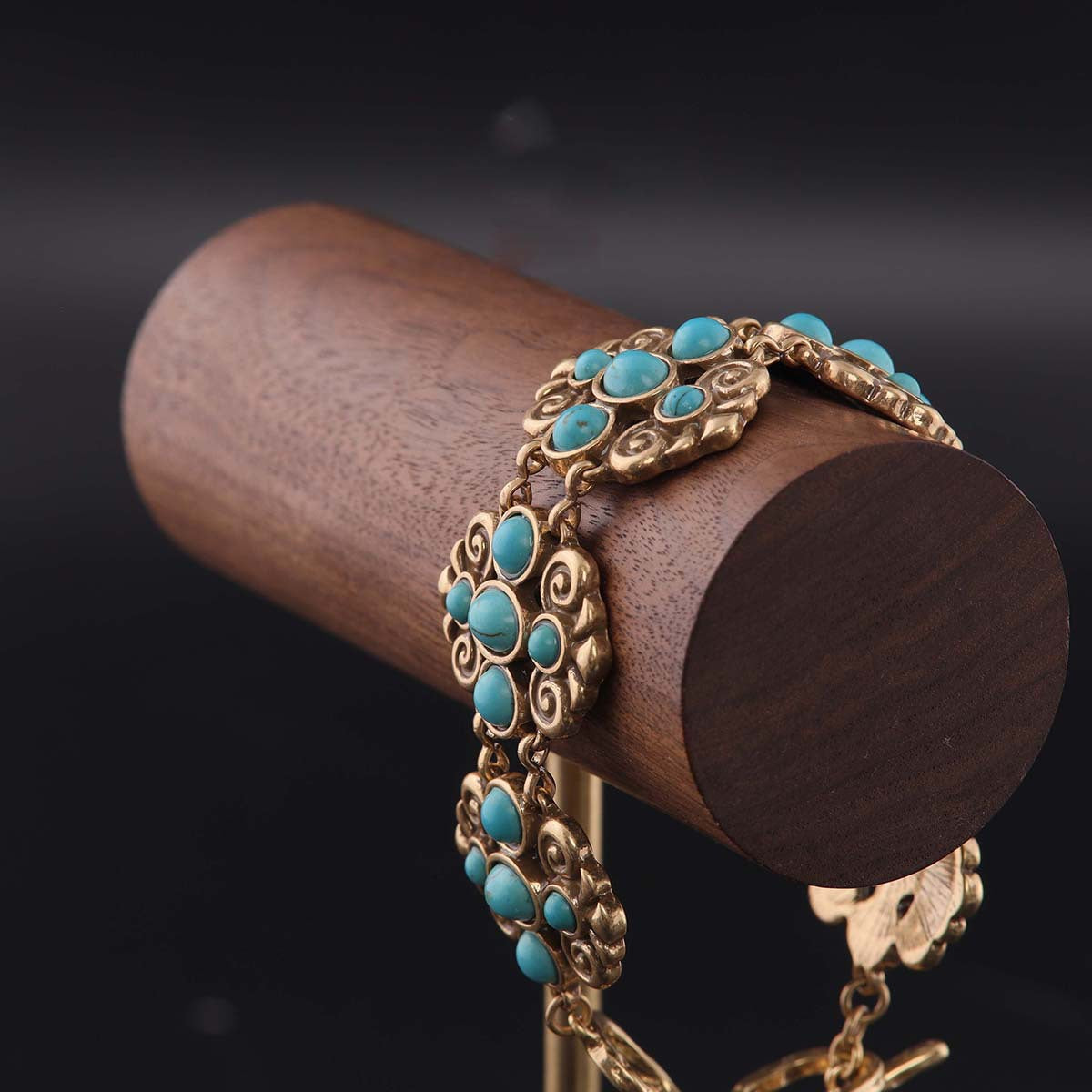 Vintage Floral Statement Chic Bracelet for Women