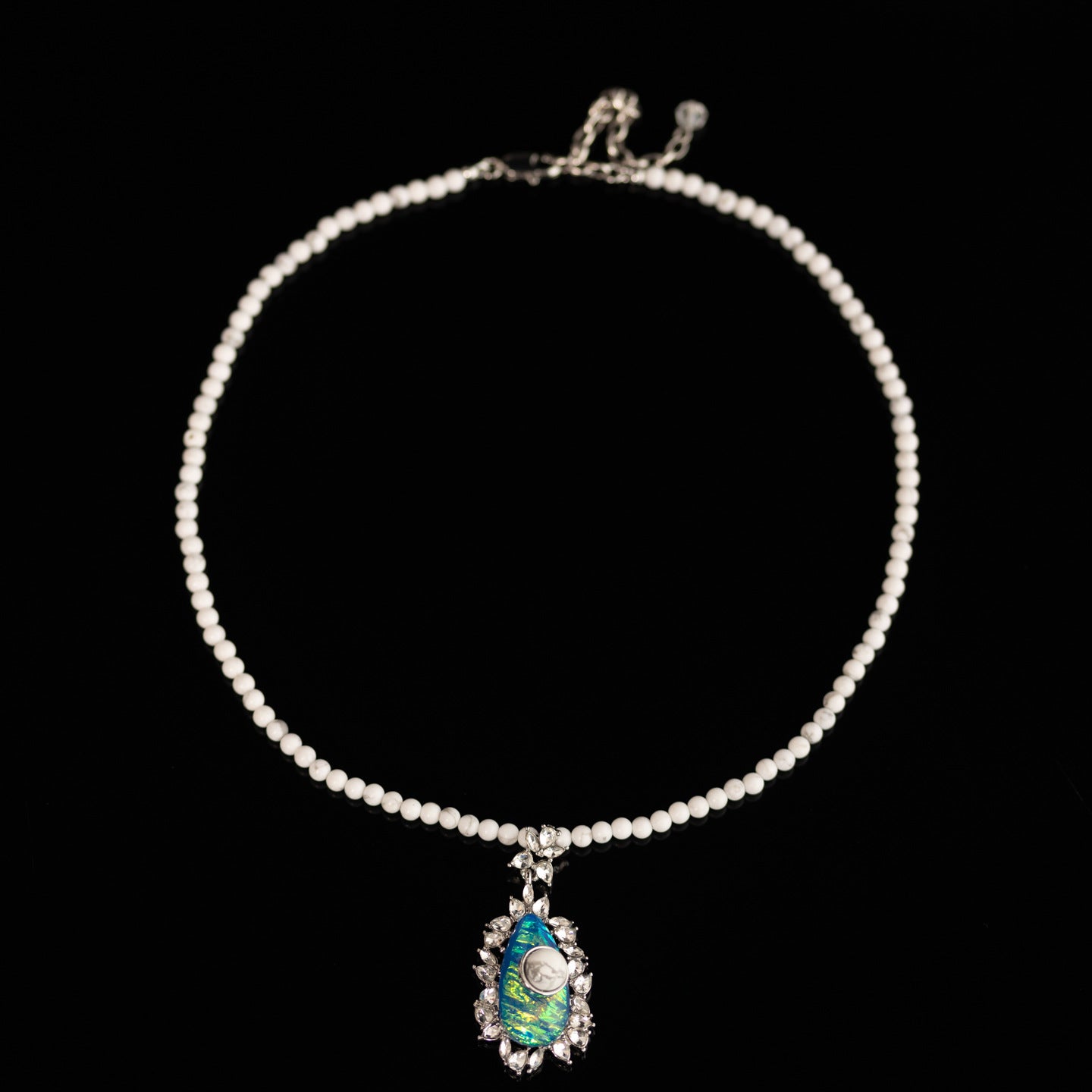 Vintage Crystal Geometric Statement Necklace Timeless Style