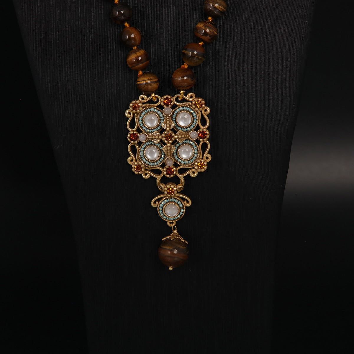 Vintage Statement Statement Statement Necklace Timeless Style
