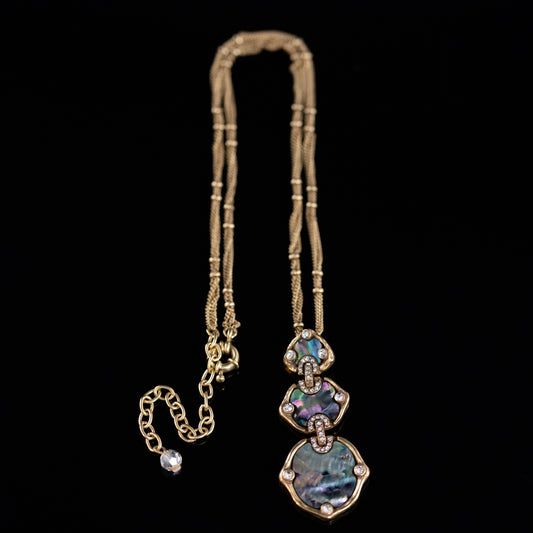 Vintage Shell Geometric Luxury Necklace Handcrafted Design