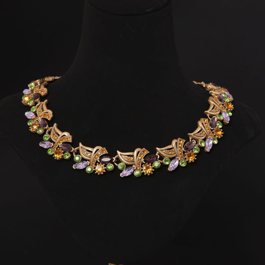 Vintage Leaf Elegant Timeless Necklace for Ladies