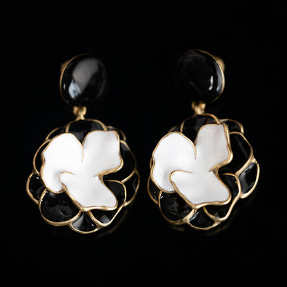Vintage Pearl Leaf Refined Handcrafted Earrings for Ladies
