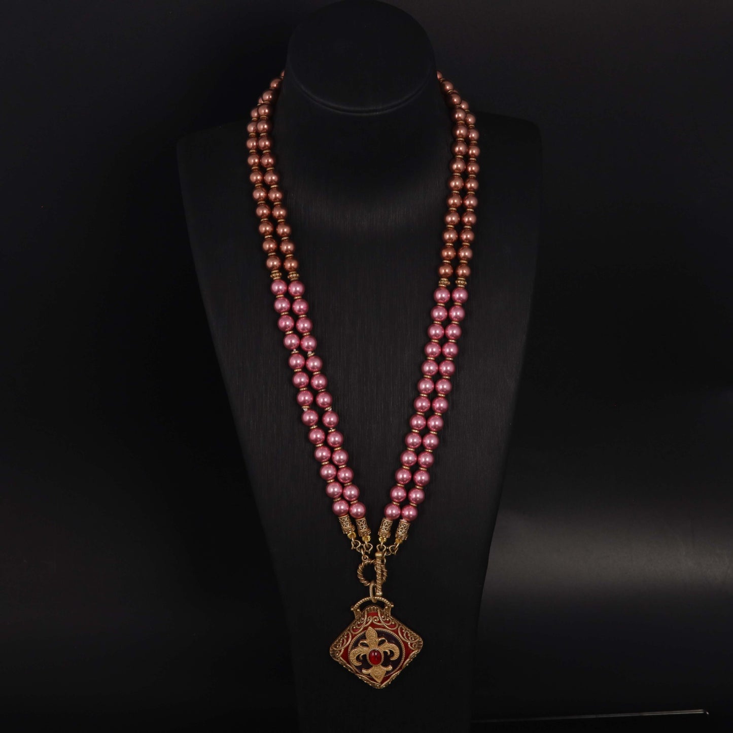 Vintage Glass Classic Polished Necklace Handcrafted Design