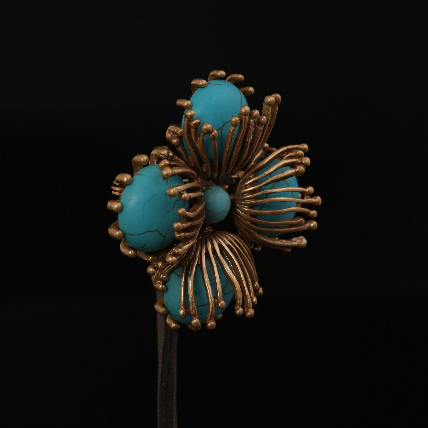 Vintage Natural Stone Floral Classic Handcrafted Brooches Timeless Style