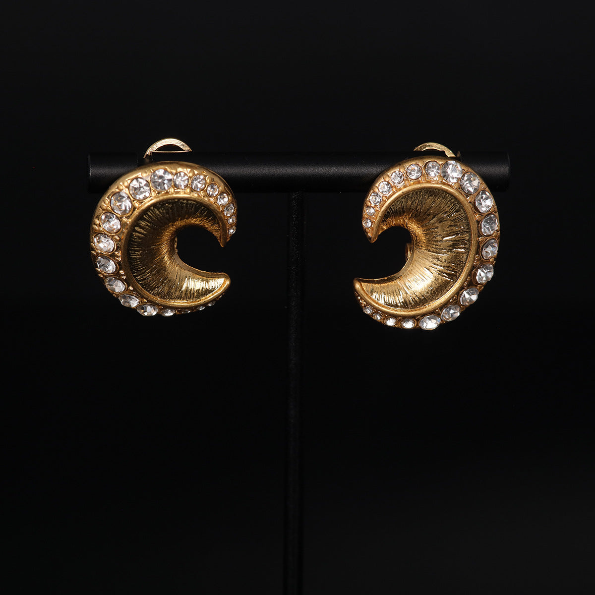 Vintage Timeless Refined Elegant Earrings for Ladies