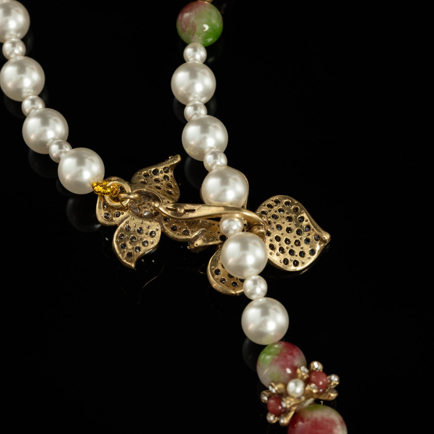 Vintage Pearl Floral Chic Necklace Handcrafted Design