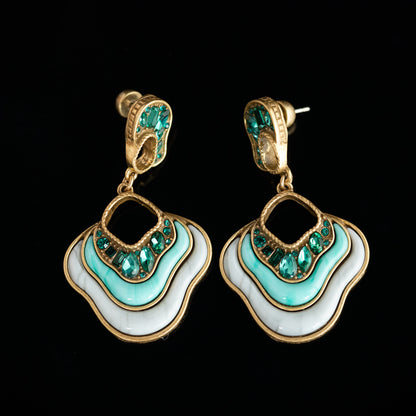 Vintage Pearl Leaf Refined Handcrafted Earrings for Ladies