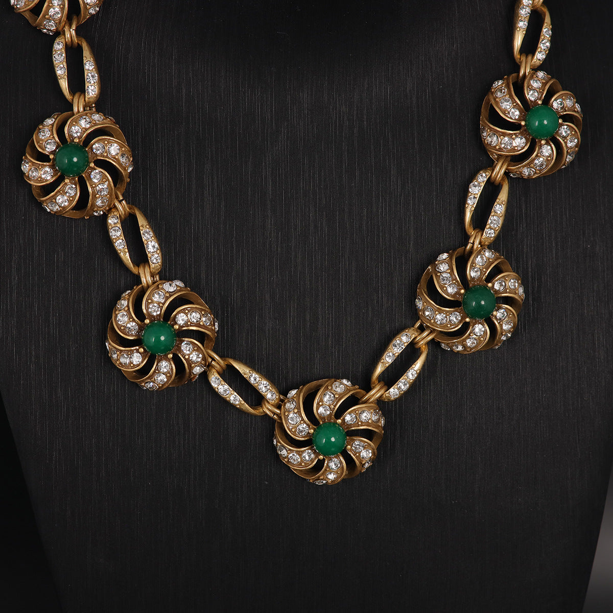 Vintage Natural Stone Floral Classic Handcrafted Necklace for Ladies